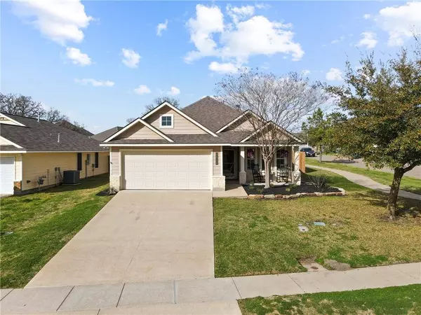 2014 Mountain Wind LOOP, Bryan, TX 77807