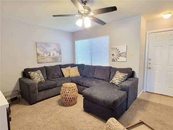 4505 Carter Creek Pkwy #3, Bryan, TX 77802