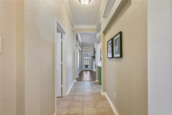 2014 Mountain Wind LOOP, Bryan, TX 77807