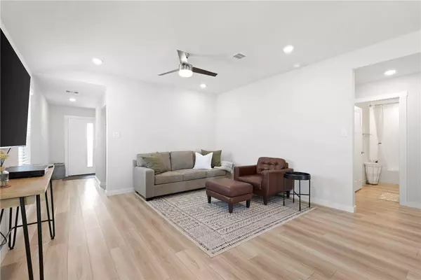 1110 Amistad LOOP, College Station, TX 77845