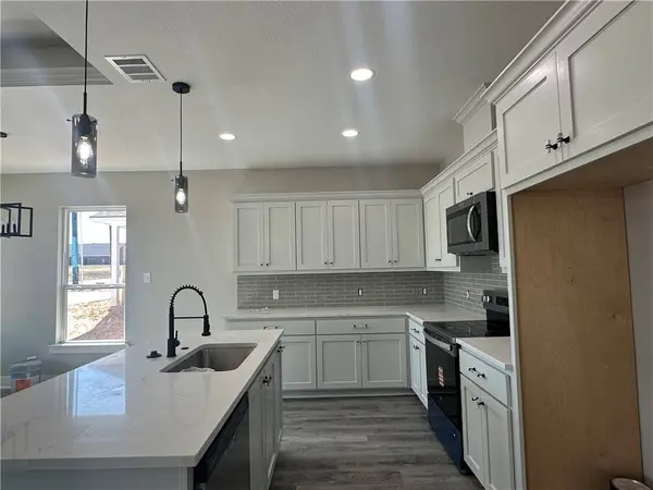1516 Dansby ST, Bryan, TX 77803