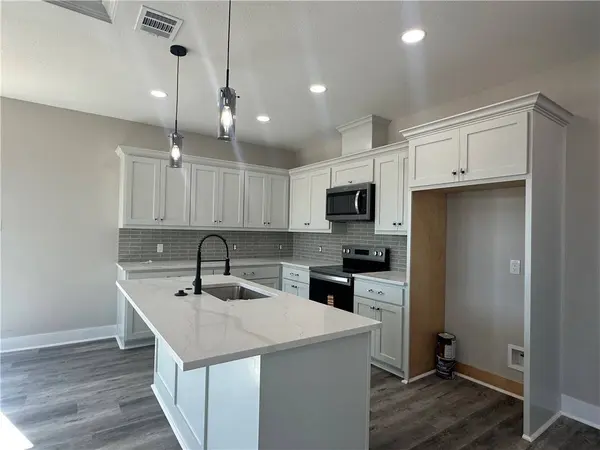 1516 Dansby ST, Bryan, TX 77803