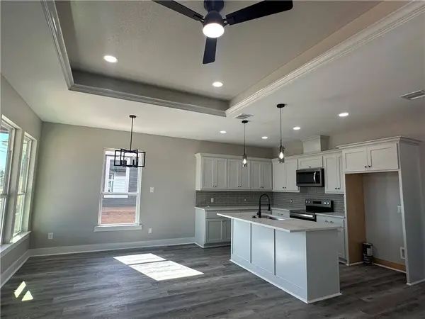 1516 Dansby ST, Bryan, TX 77803