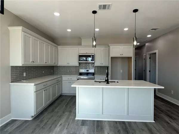 1516 Dansby ST, Bryan, TX 77803