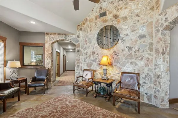 6750 Victoria AVE, College Station, TX 77845