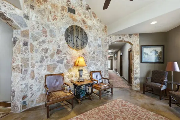 6750 Victoria AVE, College Station, TX 77845