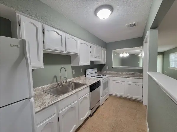 3923 Old Oaks DR #1, Bryan, TX 77802