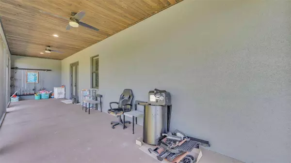 18940 COMMONWEALTH AVE N, Polk City, FL 33868