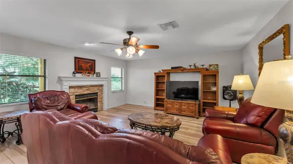 102 LAKE LENA BLVD, Auburndale, FL 33823