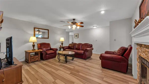 102 LAKE LENA BLVD, Auburndale, FL 33823