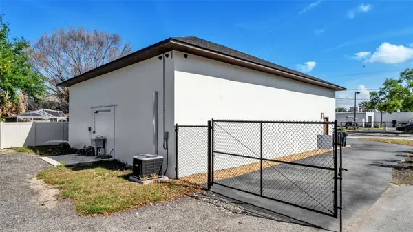 208 HOWARD ST, Auburndale, FL 33823