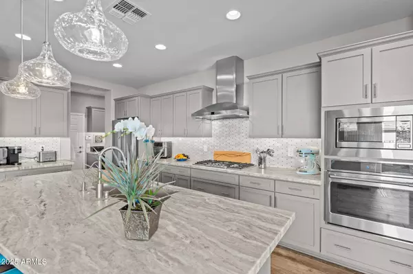 3292 SPARROWS CREEK Way, Wickenburg, AZ 85390