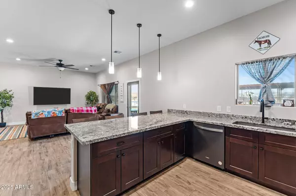 20312 W MELANIE Drive, Wittmann, AZ 85361