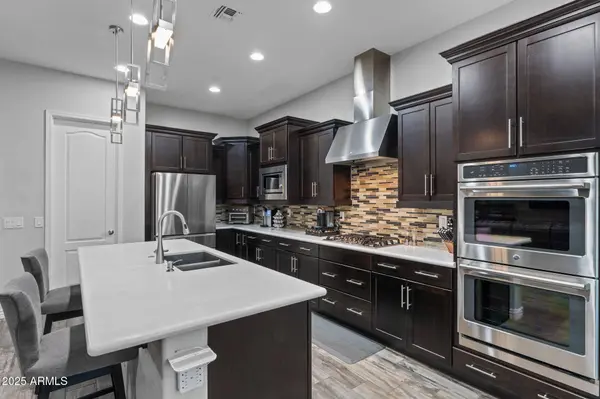 10246 W OBERLIN Way, Peoria, AZ 85383