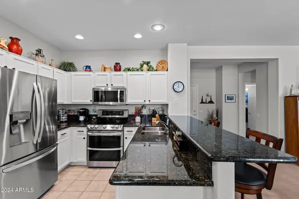 19558 N DESERT GARDEN Drive, Surprise, AZ 85374