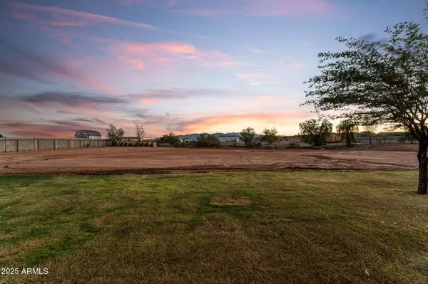 22227 W DIXILETA Drive, Wittmann, AZ 85361