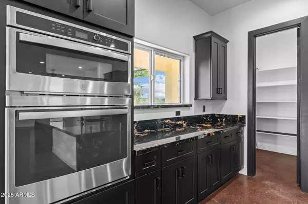 22227 W DIXILETA Drive, Wittmann, AZ 85361