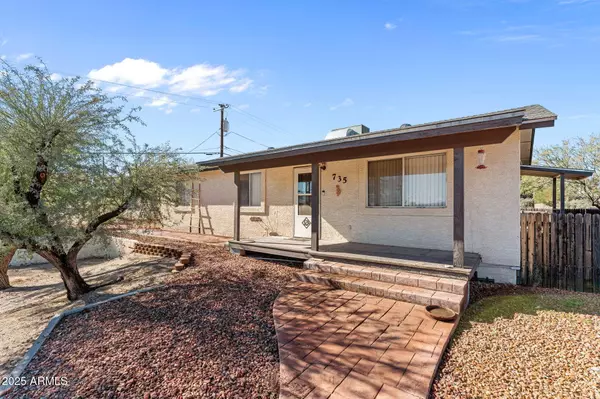 735 W HERMOSA Drive, Wickenburg, AZ 85390