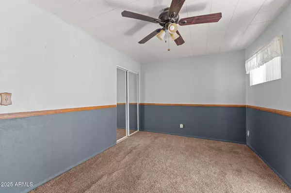 735 W HERMOSA Drive, Wickenburg, AZ 85390