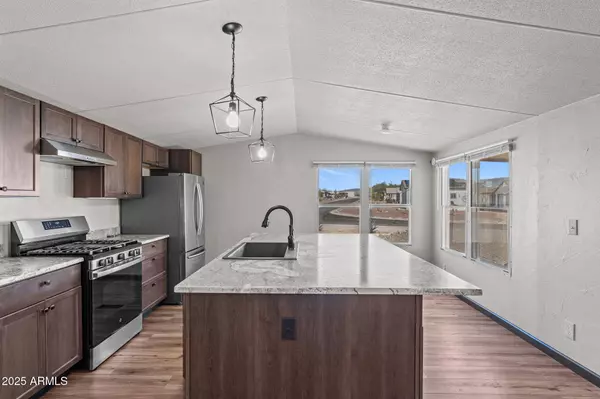 21199 W ESCAPEE Way, Congress, AZ 85332