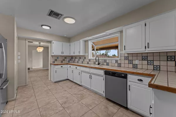 1605 N LITTLE STONEHEDGE RANCH Road, Wickenburg, AZ 85390