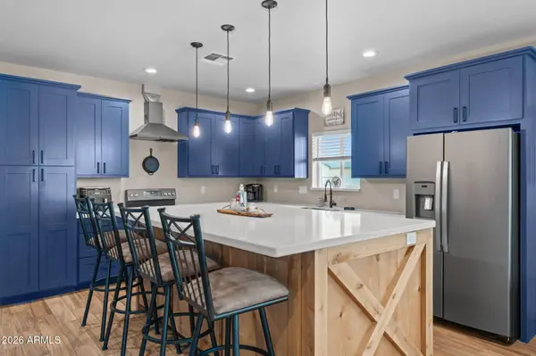 470 GUSKIN Road, Morristown, AZ 85342