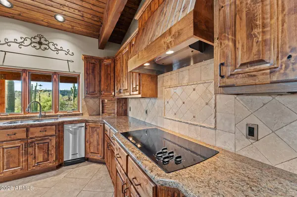 38275 S BLUE TANK Trail, Wickenburg, AZ 85390