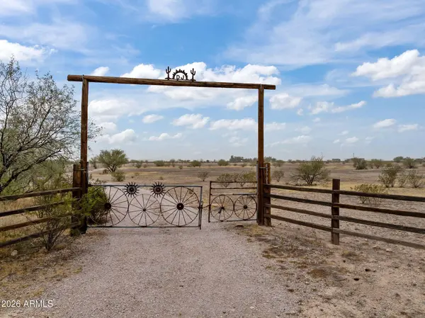 0 20 acres off HWY 60 -- #-, Wickenburg, AZ 85390