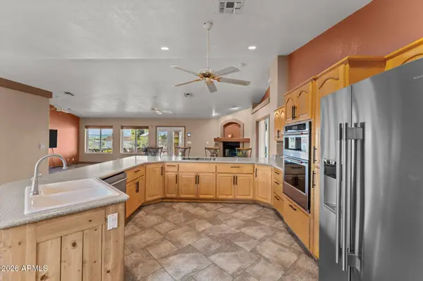 90 W TURTLEBACK Lane, Wickenburg, AZ 85390