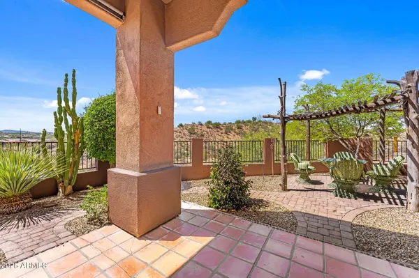 40 NORTHRIDGE Circle, Wickenburg, AZ 85390
