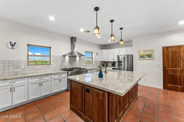 955 THUNDER ROCK Road, Wickenburg, AZ 85390