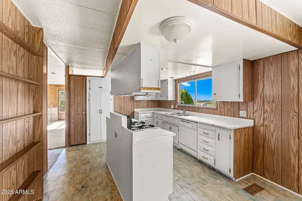 7607 W WICKLOW Lane, Kirkland, AZ 86332