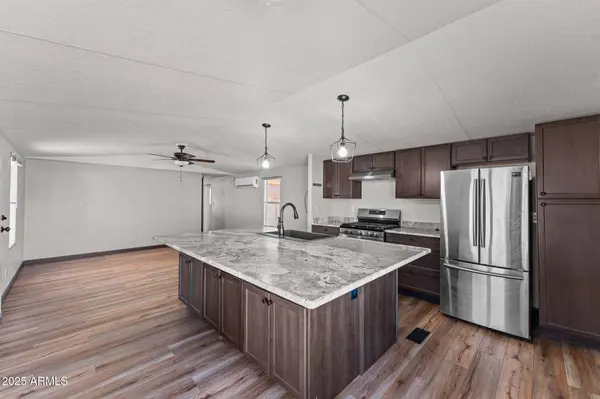 21199 W ESCAPEE Way, Congress, AZ 85332