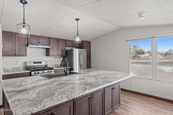 21199 W ESCAPEE Way