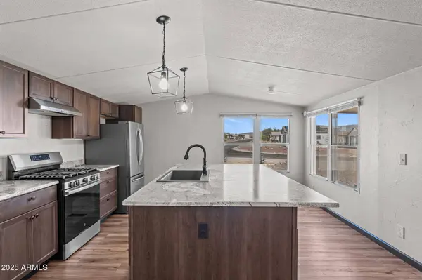 21199 W ESCAPEE Way, Congress, AZ 85332