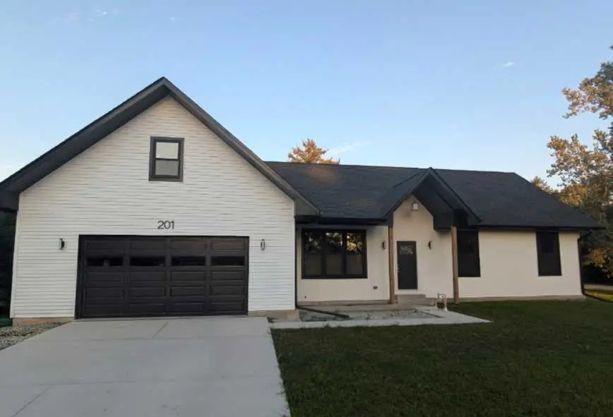 206 Capri Dr, Round Lake, IL 60073-3260