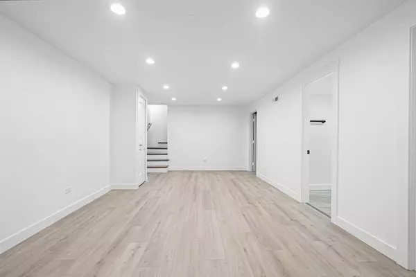 4532 Waubansie Lane, Lisle, IL 60532