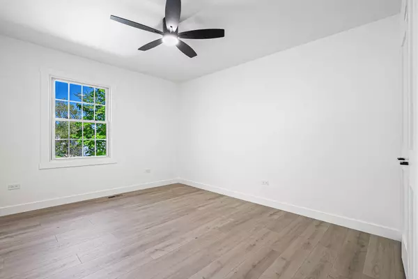 4532 Waubansie Lane, Lisle, IL 60532