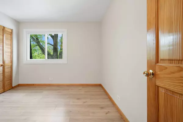 4825 W 109th Street #303, Oak Lawn, IL 60453