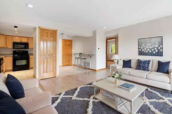 4825 W 109th Street #303, Oak Lawn, IL 60453