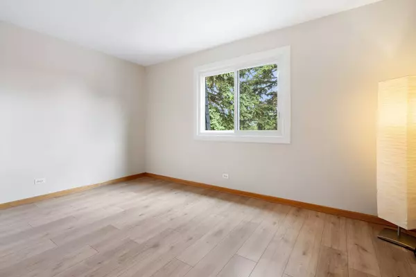 4825 W 109th Street #303, Oak Lawn, IL 60453