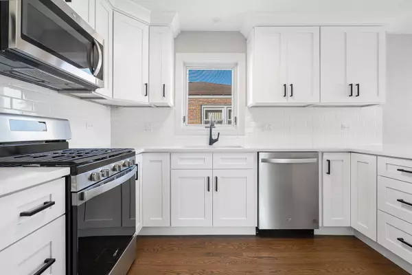 6034 W 60th Street, Chicago, IL 60638