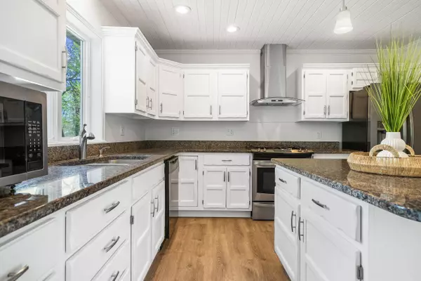 1750 Hickey Street, Hobart, IN 46342