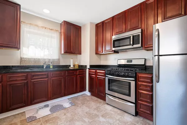 7720 NEWLAND Avenue, Burbank, IL 60459