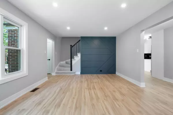 9638 S Francisco Avenue, Evergreen Park, IL 60805