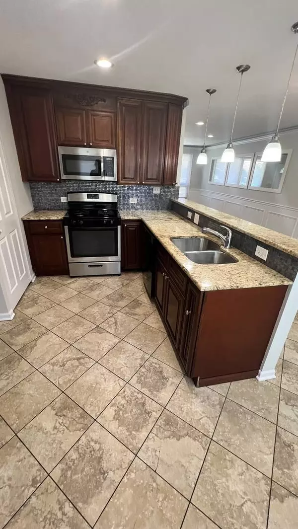 3321 S Hickory Lane, Hazel Crest, IL 60429