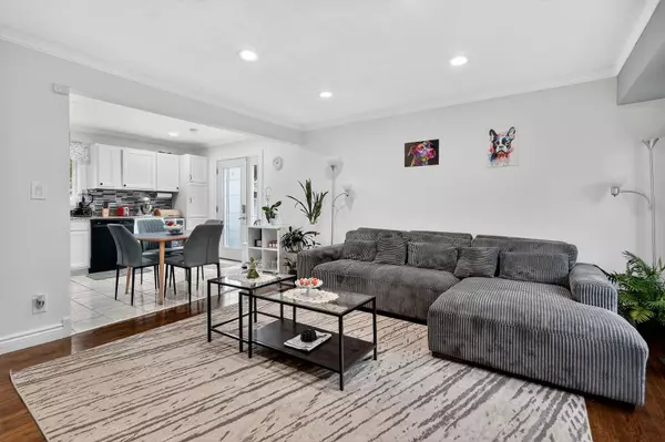 7931 S 83rd Court, Justice, IL 60458