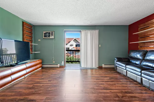 1521 Pioneer Road #7, Crest Hill, IL 60403