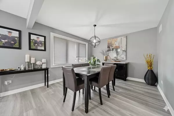 8400 S NEW ENGLAND Avenue, Burbank, IL 60459