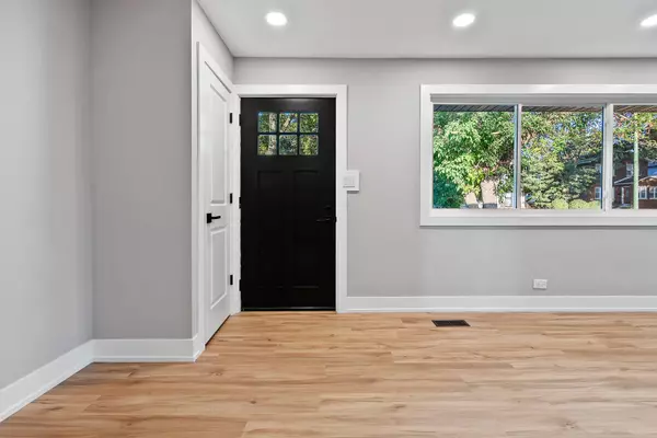 9427 S Charles Street, Chicago, IL 60643